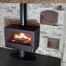 Купить Печь-камин Invicta Elton в интерьере чугунная в Лиде в Лиде