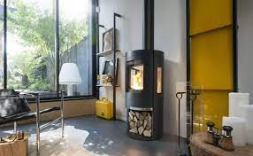 Купить Печь-камин Invicta Poele Neosen 3 Vitres в интерьере чугунная в Лиде в Лиде