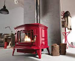 Купить Печь-камин Invicta Bradford красная эмаль в интерьере чугунная в Лиде в Лиде