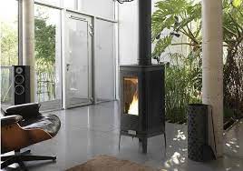 Купить Печь-камин Invicta Iwaki on base в интерьере чугунная в Лиде в Лиде