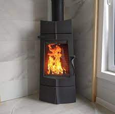 Печь-камин чугунный Invicta Chamane 14 в интерьере Амазонка бай фото  в Лиде