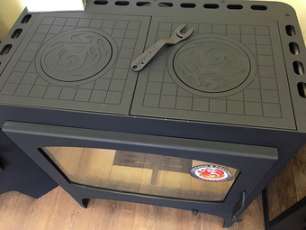 Недорогой камин Бавария Эко с плитой 2 конфорки фото в Лиде