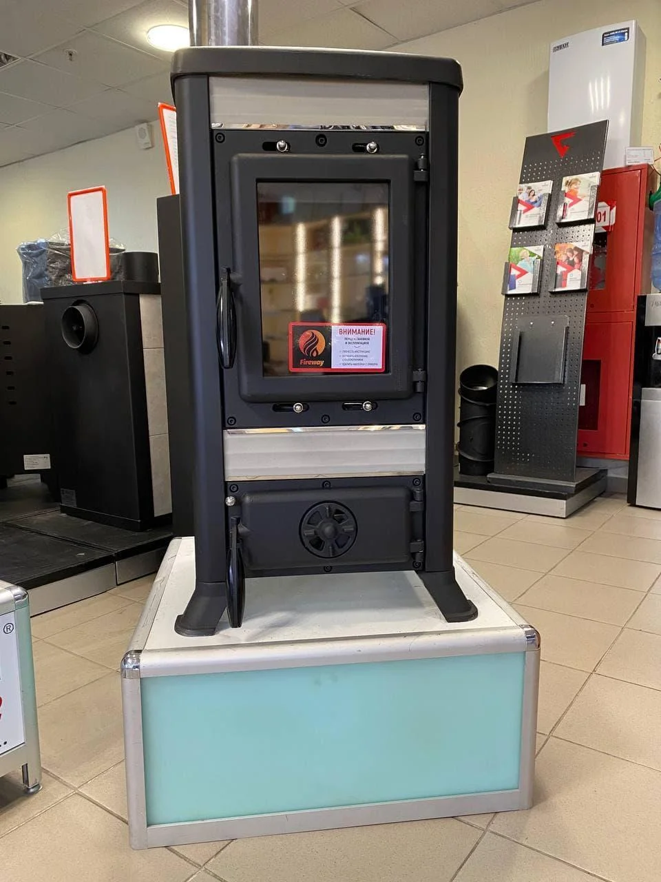 Печь-камин чугунный FireWay Klemens в интерьере Амазонка бай фото в Лиде