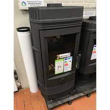 Печь-камин Invicta Gomont в интерьере Амазонка бай фото в Лиде