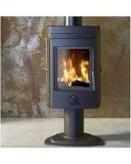 Печь-камин чугунный Invicta Mesnil в интерьере Амазонка бай фото в Лиде