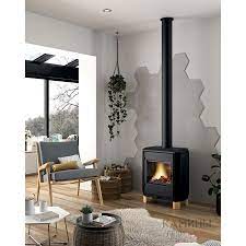 Печь-камин чугунный Invicta Carolo в интерьере Амазонка бай фото  в Лиде