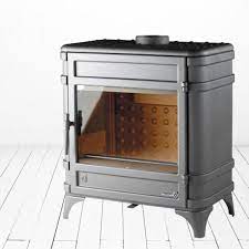 Печь-камин чугунный Invicta Siam в интерьере Амазонка бай фото в Лиде