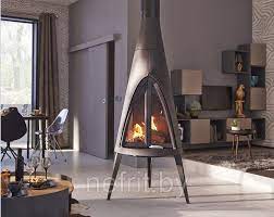 Печь-камин чугунный Invicta Pow-Wow в интерьере Амазонка бай фото в Лиде