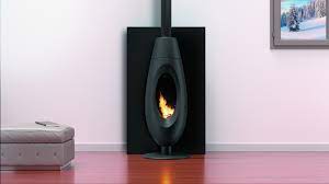 Печь-камин чугунный Invicta OVATIO в интерьере Амазонка бай фото в Лиде