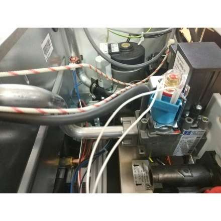 Газовый котел Ariston CARES X 18 FF NG в Лиде